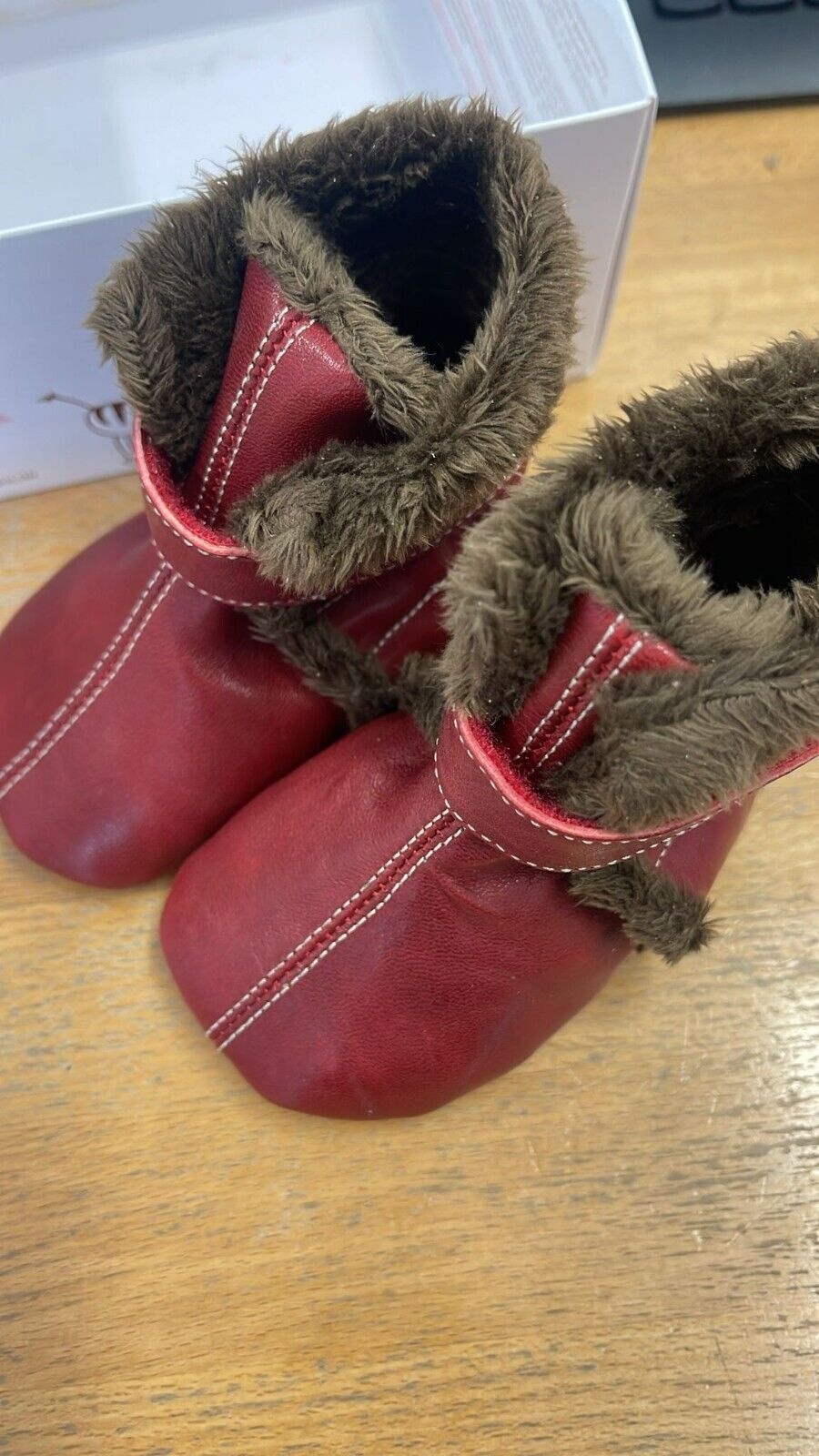 Anna und Paul Eskimo Rubinrot L 22 gefüttert Gummisohle Leder Lammfell