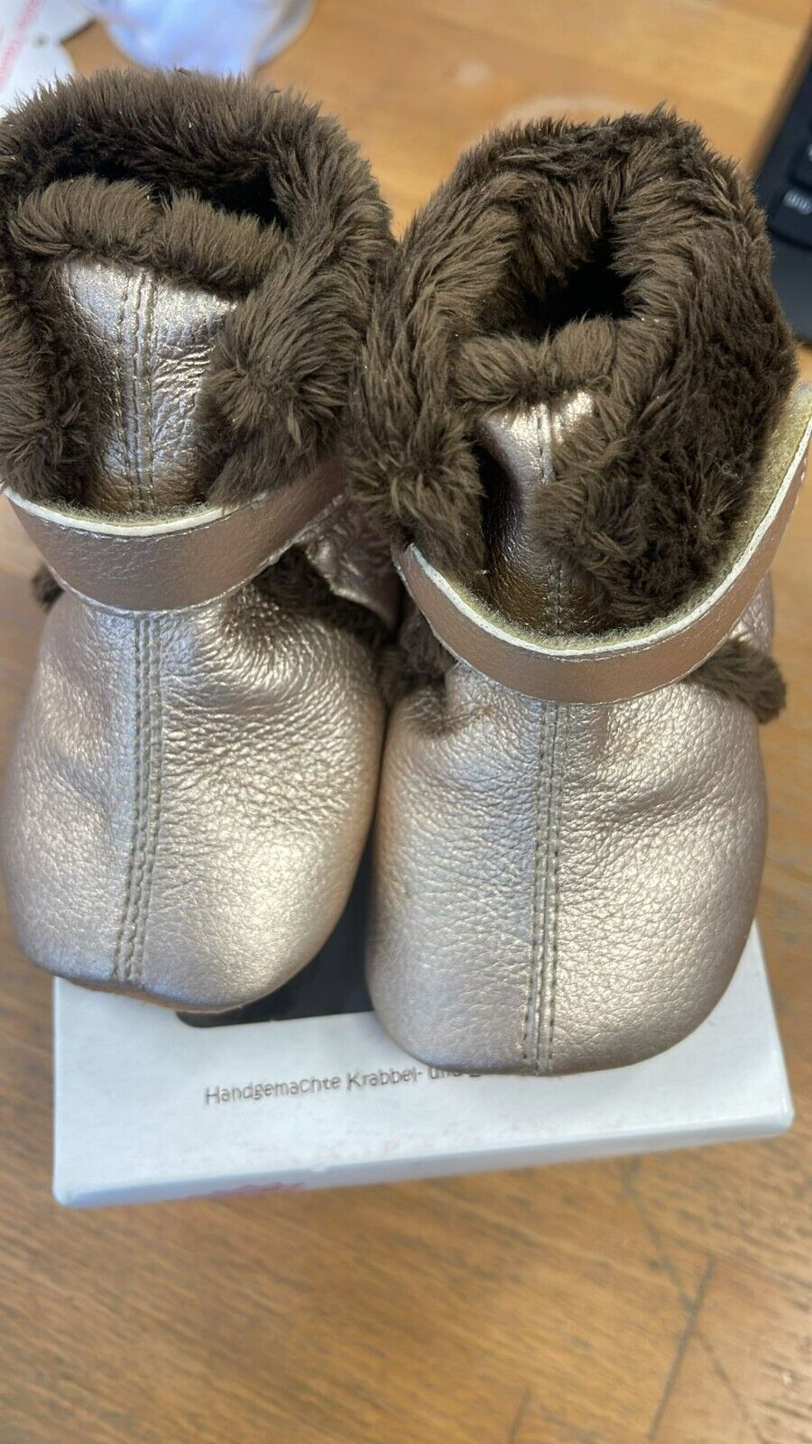 Anna und Paul Eskimo Boot gefüttert Gummisohle Leder Lammfell 18-19 Gold