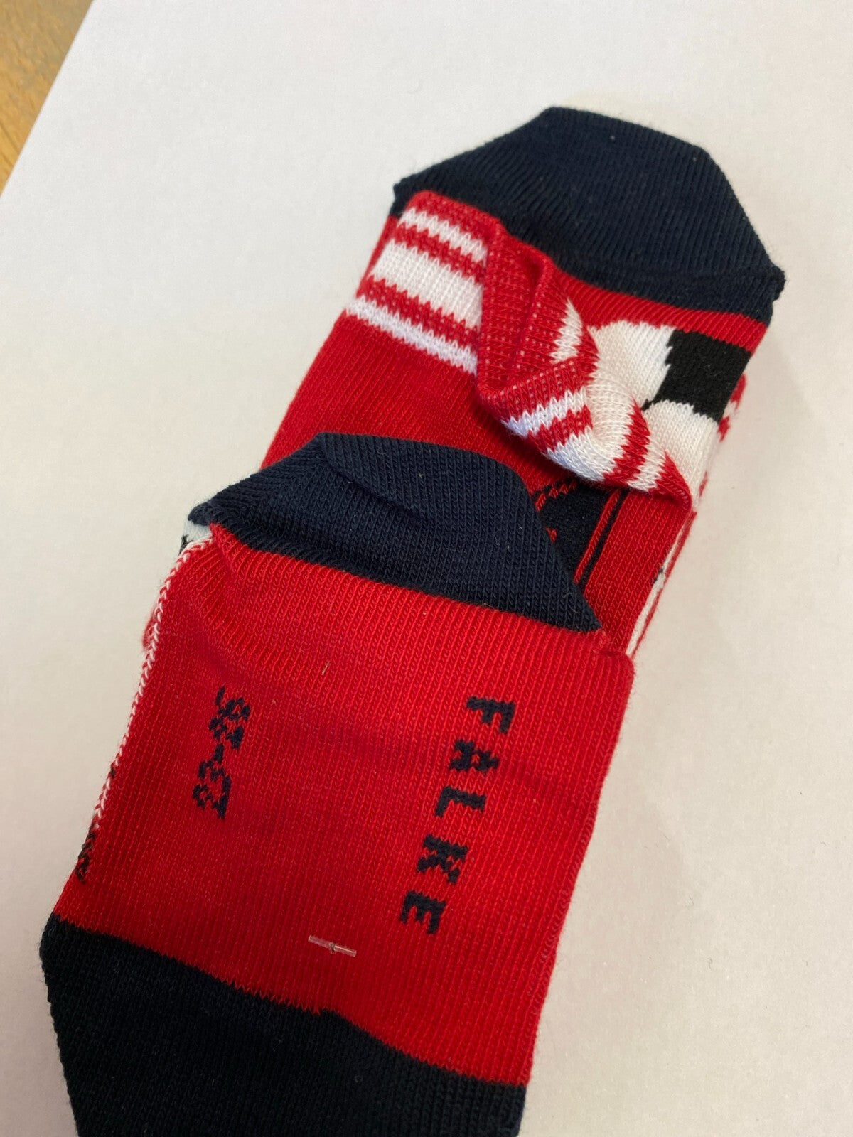 FALKE Kinder Socken Sneaker 23-26 Fußball rot NEU